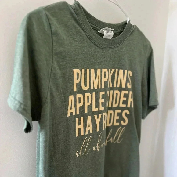 Women’s size Small Fall short sleeve tee like new - Picture 4 of 5